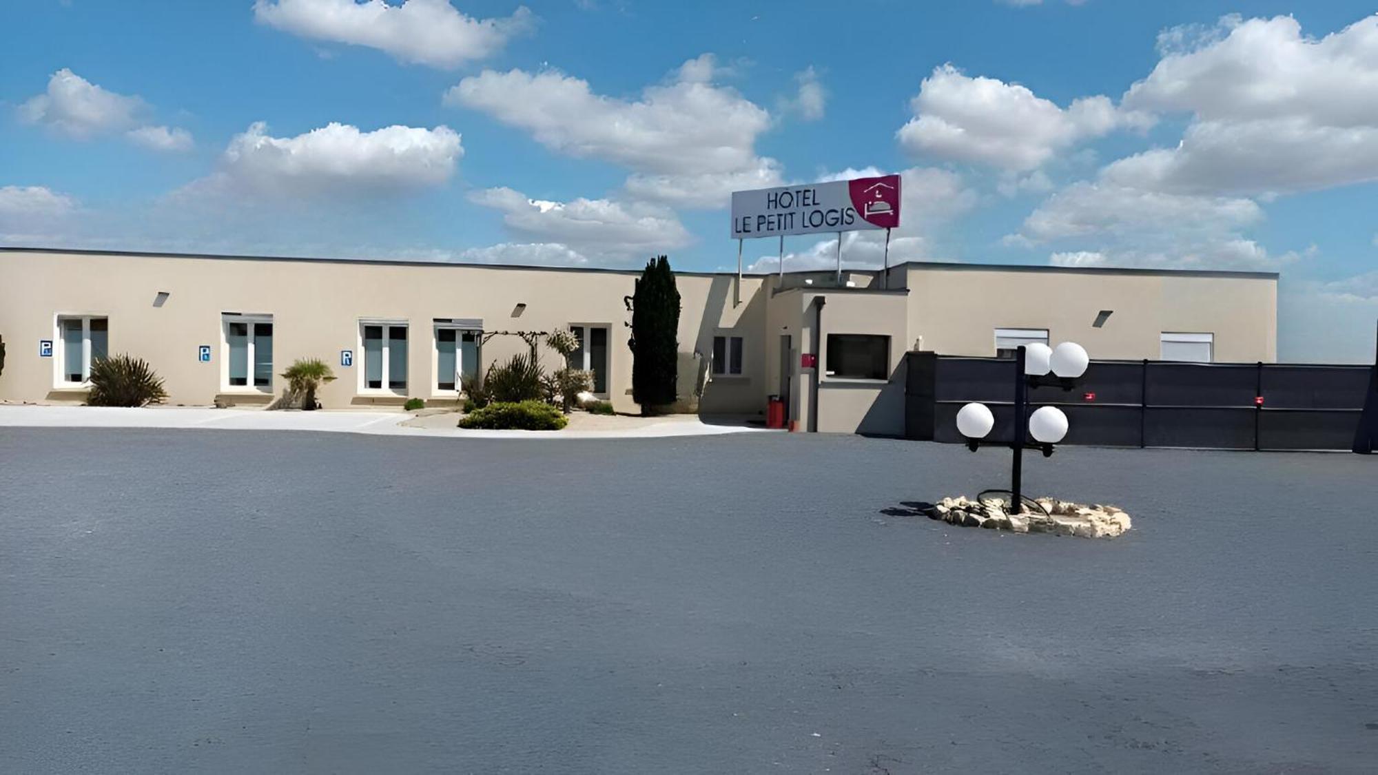 Le Petit Logis Hotel Beaumont-en-Veron Exterior photo